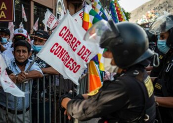 Desgobierno: Al privilegiar contratos y abandonar un proyecto país