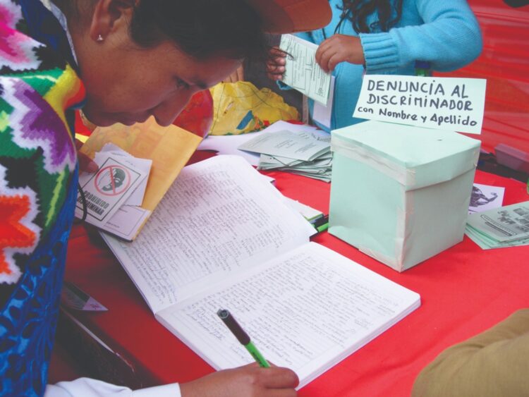 Política Cultural En Un País Multicultural – Luis Guillermo Lumbreras