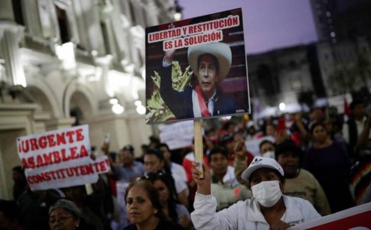¡INCREÍBLE! 14 MUERTOS PERUANOS y El Congreso Insiste en Quedarse ¡Cierren El Congreso!
