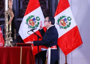 Mientras Morían Peruanos Otárola Favorece a La Confiep: Sangre y Explotación