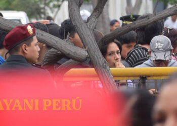 Fiesta Privada En Una Nación Militarizada – Registro fotográfico desfile