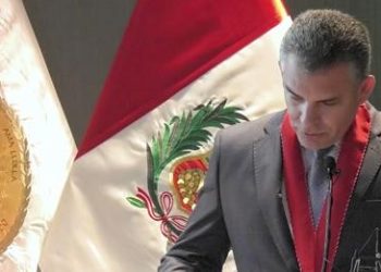 Perú: dictadura golpista quiere hoy defender la institución de la Presidencia de la República.