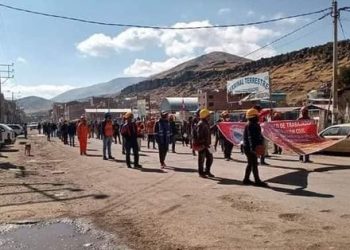 Perú: En fiestas patrias, minera MMG Las Bambas con sus grandes contratistas foráneas, como China Civil y Mota Engil, despiden a obreros