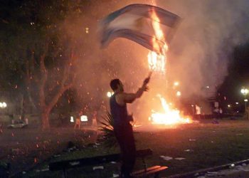 Perú: Argentina será un desastre total con Milei, vaticina Premio Nobel de economía James Robinson